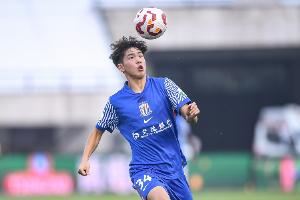 记者:大可不必对刘诚宇如此苛求,他也必须要不断努力提升自己