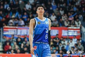 :福建队计划两年B类合同续约邹阳 观望其是否值顶薪
